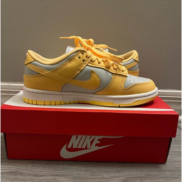 Nike Shoes - Wmns citron pulse dunks low
